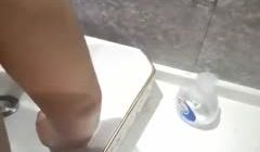 少妇卫生间啪啪 这味女士说说感受 痛 出来了吗 