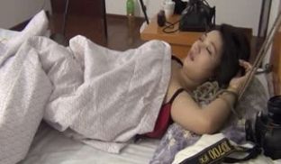 邪恶二人组迷翻保养的还不错的美女销售⭐各种姿势把