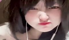✿青春美少女✿极品洛丽塔学妹内衣裤都没穿偷偷跑到