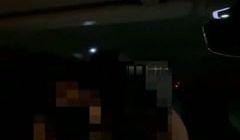 路边摊吃了点，带着—块去了酒吧，下药，下药，哈哈