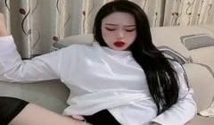 冰冷美少女、在金钱前面变成淫荡荡妇、自慰，摩擦阴