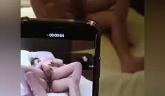 巨乳美女的日常生活，洗澡都一起洗奶子，看着闺蜜被