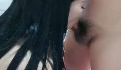 长发真熟女浓妆艳抹，黑网内衣，卖力深喉吃鸡鸡，特