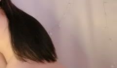 纯爱小猫全程露脸大秀陪狼友发骚，小小的身材大大的