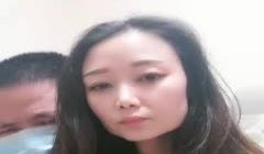 颜值不错苗条身材长腿少妇3P啪啪，沙发口口站立后