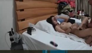 最新黑客破解家庭网络摄像头偷拍肥挫男和美女情妇啪