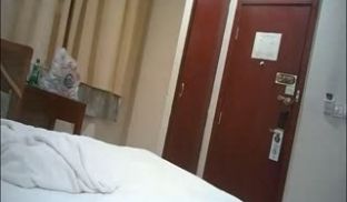 朋友刚大学毕业的清纯漂亮美女表妹微信聊了一段时间
