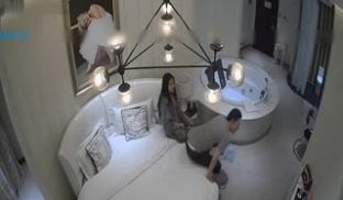 对白清晰豪华套房不知道是啥关系的一对男女激情