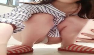高颜值气质美少妇卫生间自慰
