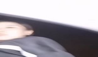 苗条骚气少妇驾车野外双人啪啪口交下车后入抽插喷水