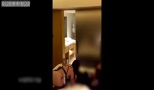 极品玉儿妹妹，大白天玩车震，大叫“哥哥用力， 用