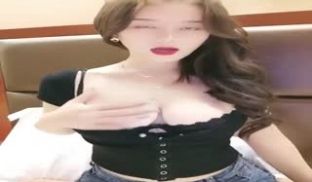 你的宝贝来送B了~B痒了~被狠狠的操