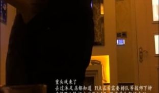 撩妹高手某交友软件附近人约的高颜值学生美女很开放
