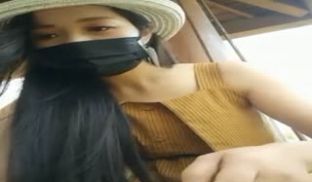漂亮气质美女主播约粉丝到景区凉亭野战听着女主播的