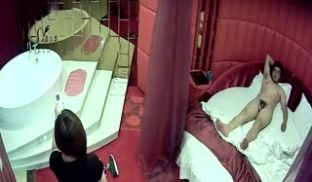 情趣酒店TP素质眼镜男和逼毛很性感的女同事各种体