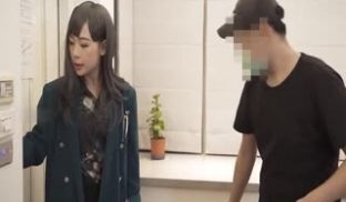 欲女化妆师误入AV片场~资深男优传授性爱技巧林思