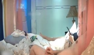 美女背着闺蜜和她男友偷情不停的狂操完事后美女累得