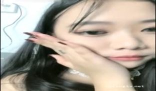 【你的骚妹】2个萌妹子互相玩弄