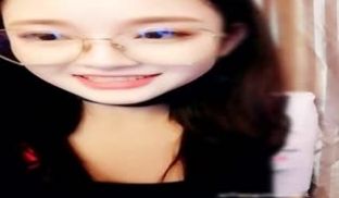这么可爱得脸蛋身材也是魔鬼身材