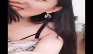 小骚逼得声音太骚了~听声音就得射出来