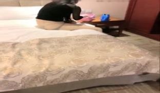 大胸女神级美女衣服还没脱完就被爆操嗷嗷叫说受不了