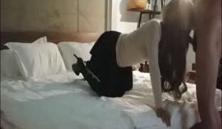 排骨哥小白扮客户约草长得有点像李小璐的长靴短裙小