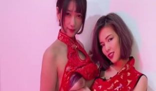 紫欣＆语芯激情女女互动