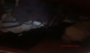 网红美少女剧情演绎没关门家中休息强盗偷偷进屋劫财