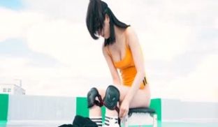 性感骚女的轮滑训练