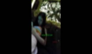 作品-身材颜值超极品的美女和几个男同事KTV唱歌
