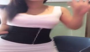 美女主播身材苗条皮肤白皙第四部漏奶