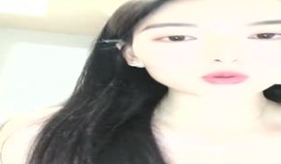 少女翘臀揉奶漏阴毛-1