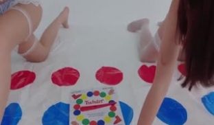 顶级剧情：情色扭扭乐-美乳 美鲍 美腿-玩乐与情