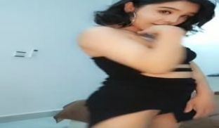 骚气网红脸妹子第二部逼逼抽烟自慰性感情趣装道具猛