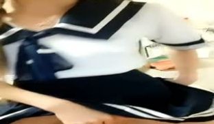 身材面罩妹子学生制服双人啪啪沙发