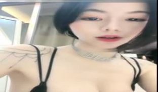 御姐美女主播曦嘻兮熙情趣大秀，自慰抠穴高潮喷水停