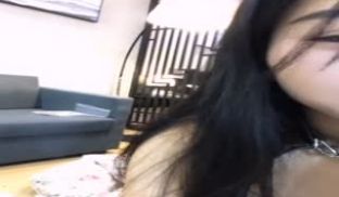 最近很火的人气网红陈丝丝●痴女级淫语浪声美尻自慰