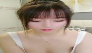 34D大奶少女完美胸形~1
