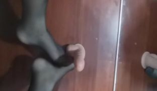 假鸡巴黑丝剧情淫语足交
