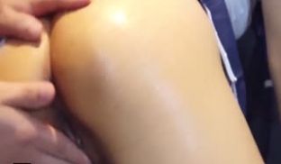 扮成学生妹被爆操~太情色了