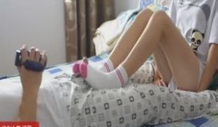 国产闺女给亲爸揉鸡巴