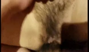漂亮长发气质美女第一次和男友酒店开房~腼腆害羞~
