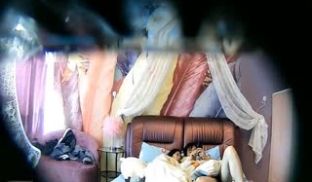 精品特色酒店偷拍身材样貌很性感漂亮的大学美女被猥