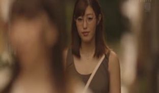 JUY-574女子社员寮侵入者レズビアン～真夜中