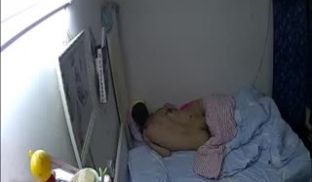 对白淫荡家庭网络摄像头被黑TP蜗居小两口激情啪啪