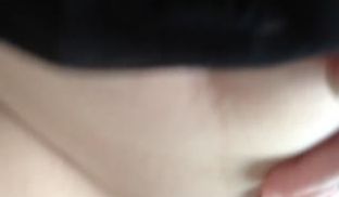 午休把单位的少妇姐姐带回宿舍穿上性感丝袜高跟啪啪