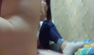 城中村出租屋嫖妓颜值还可以单眼皮貌似还是个白虎妹