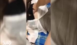 台湾SWAG『Kewe』甜美少女制服无套性爱实战