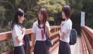 T-28582 びしょ濡れ女子○生雨宿り强●わい