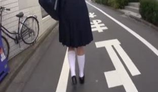 SDMM-010_A 女子○生たちが新作リップの